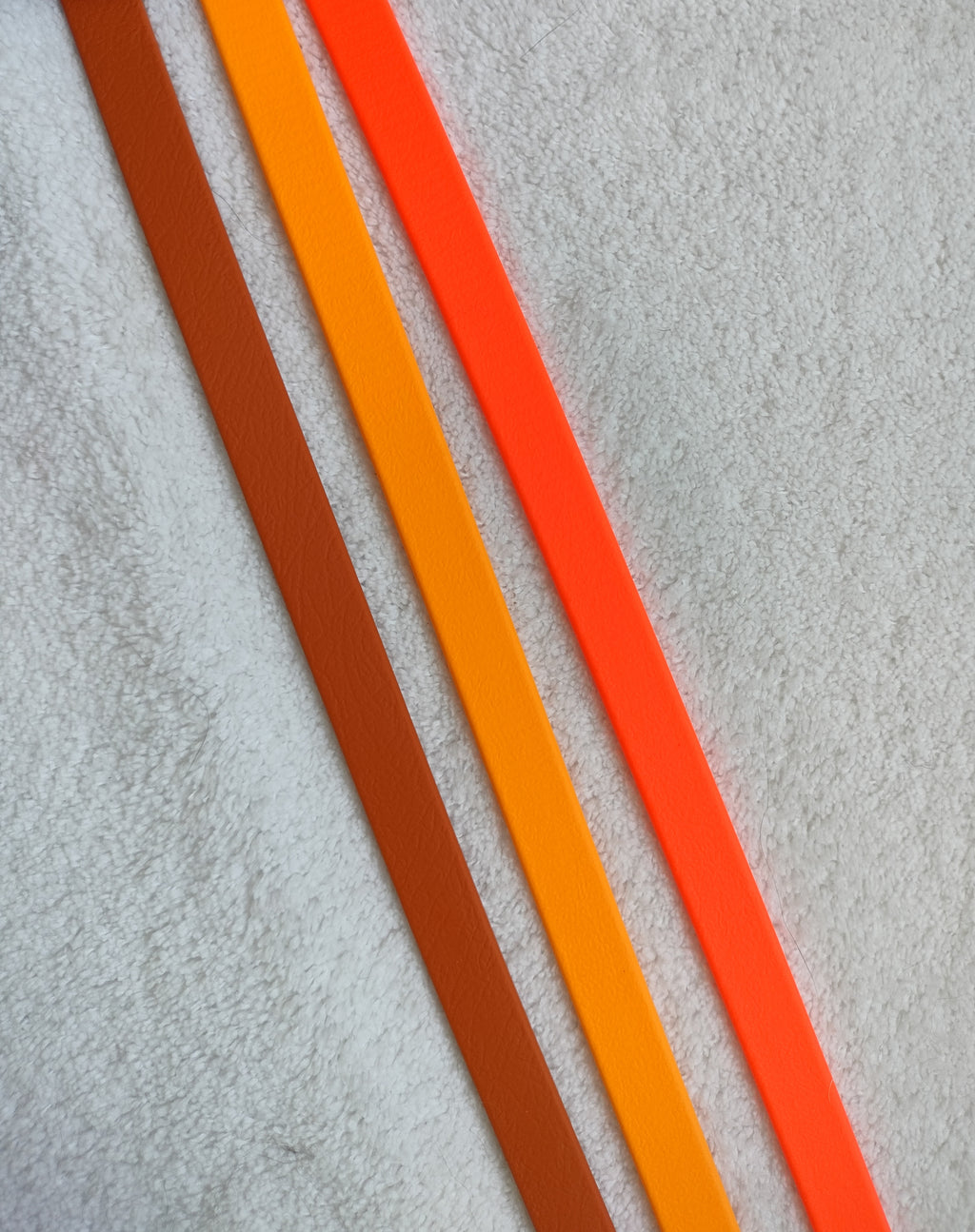Oranssit Biothane-värit