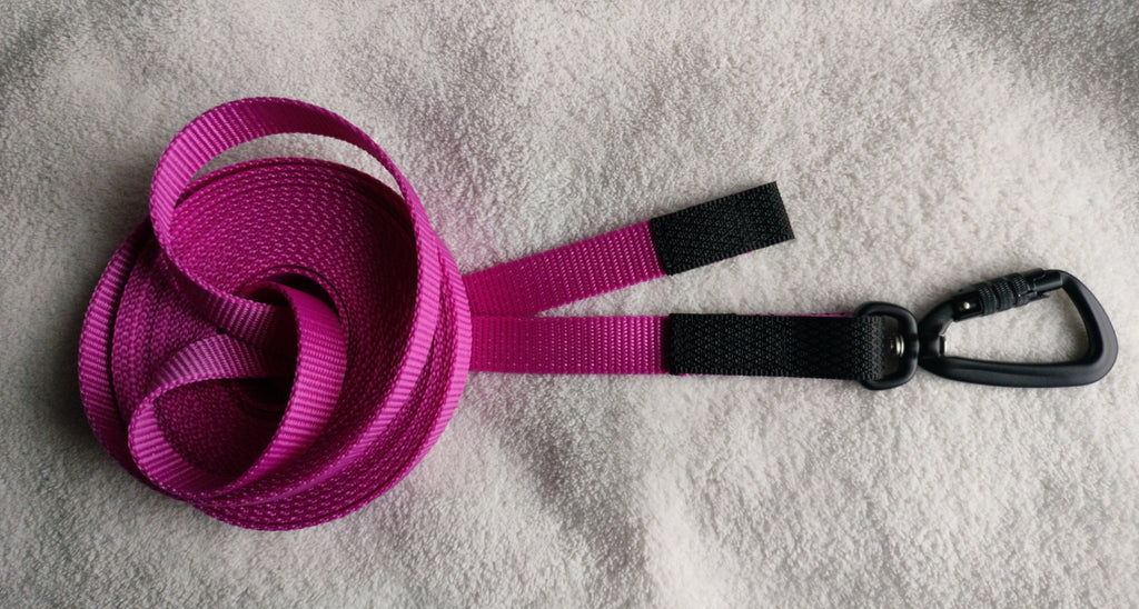 Magenta kelluva liina koiralle – Tarupurrr